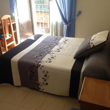 Hostal Fernandez Madryt Zewnętrze zdjęcie