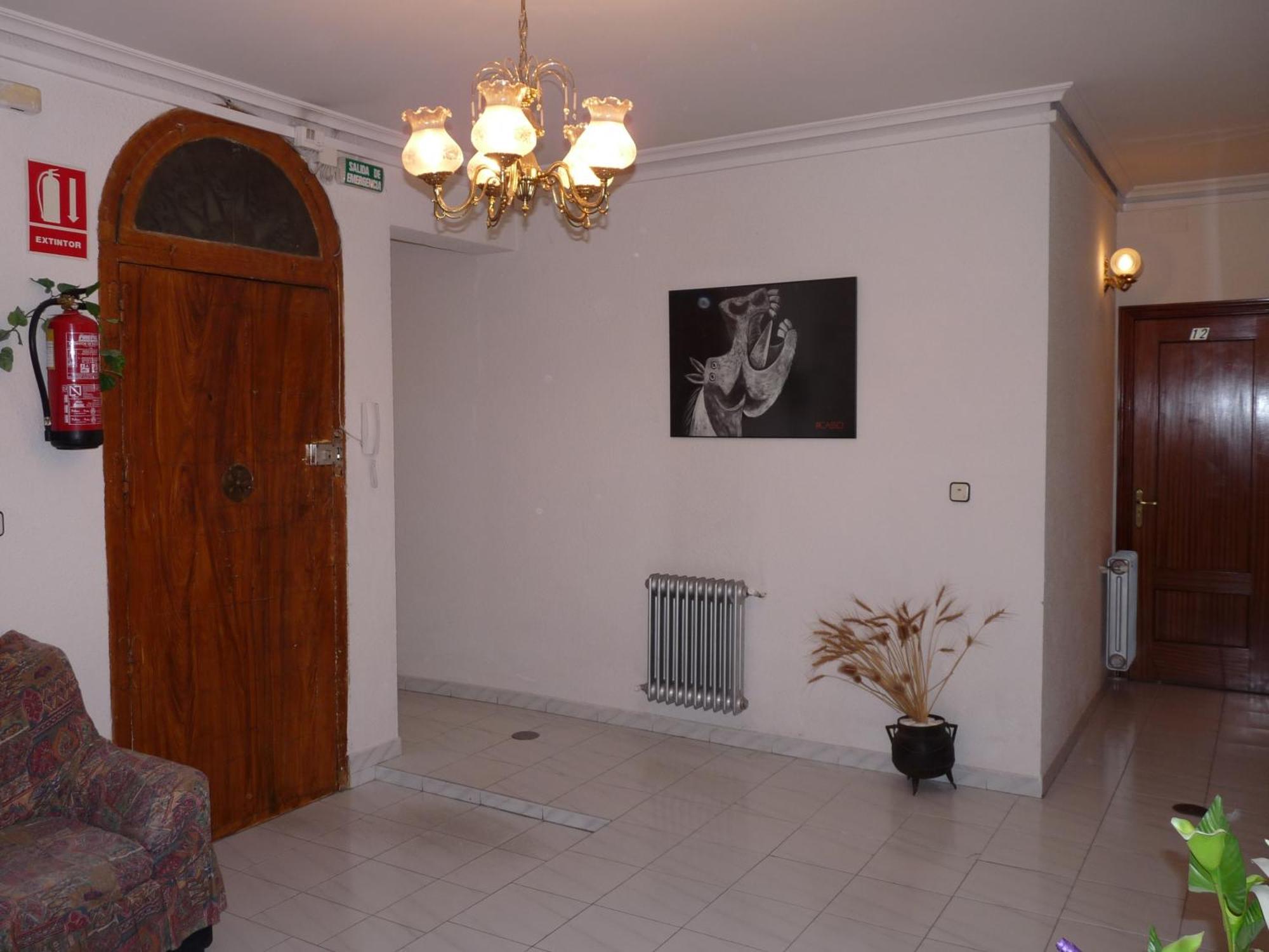 Hostal Fernandez Madryt Zewnętrze zdjęcie