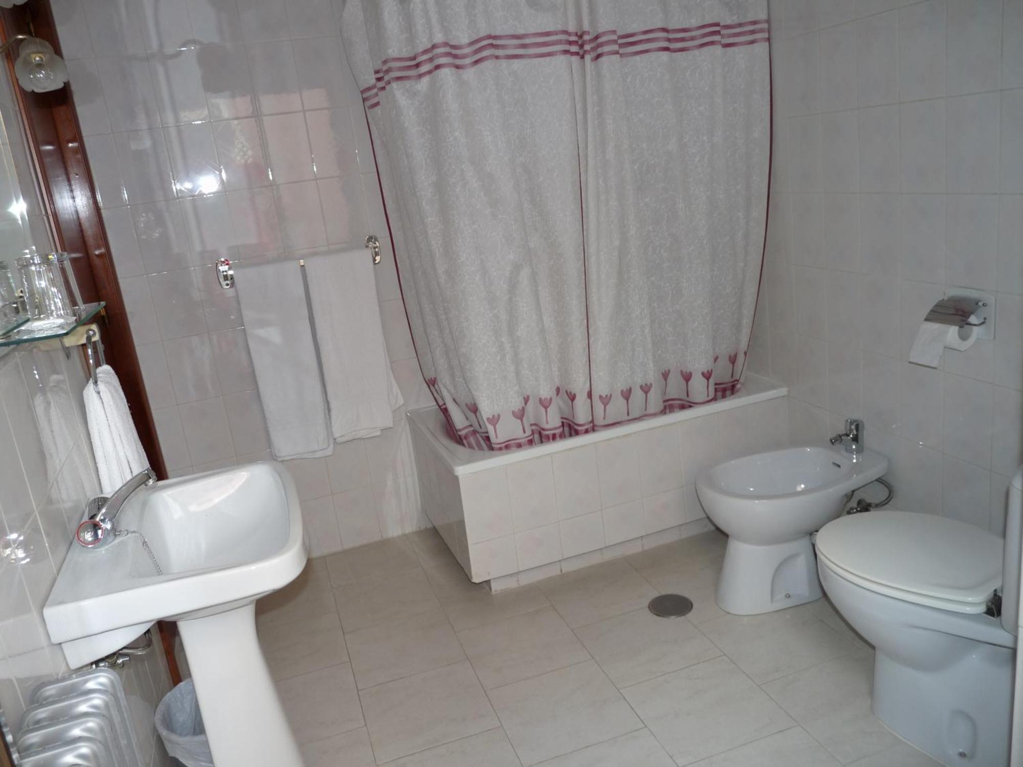 Hostal Fernandez Madryt Zewnętrze zdjęcie