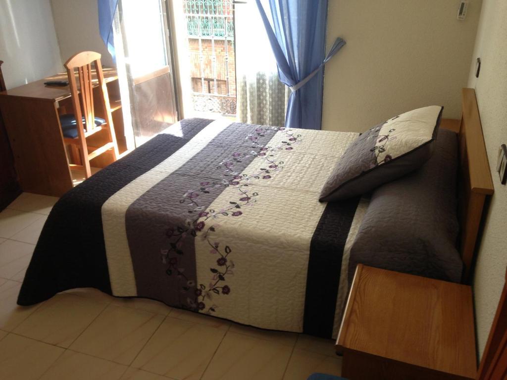 Hostal Fernandez Madryt Zewnętrze zdjęcie